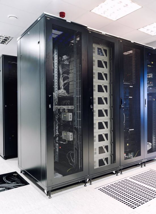 Managed Power Server Halle