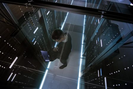 Managed Backup Server Mann dunkel