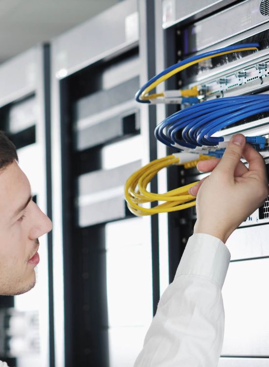 Managed Workplace Kabel Mann