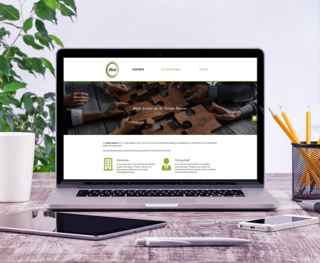 Whole Webseite Design Laptop Büro Webdesign