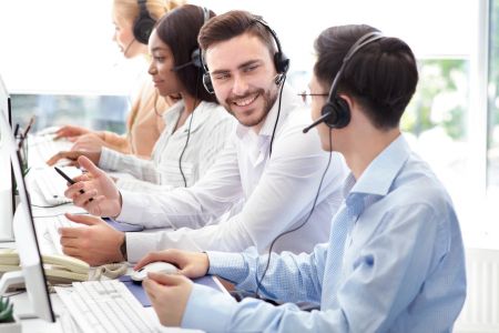 Managed Cloud Telefonie Menschen Headset B&uuml;ro 