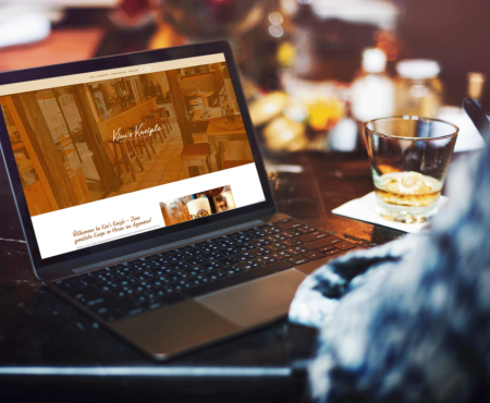 Kims Kneiple Webseite Design Webdesign Bar Laptop