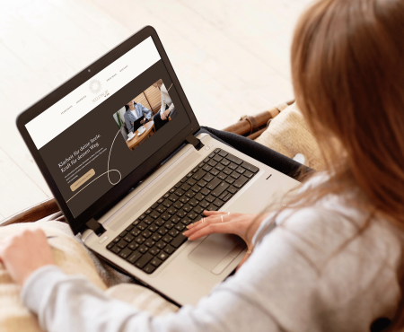 Seelenklar webdesign Frau beige